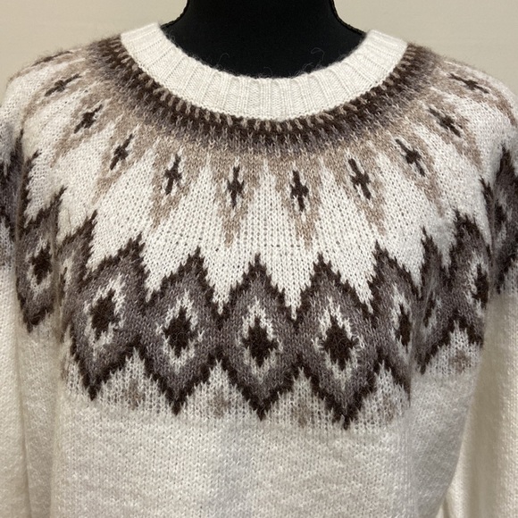 Old Navy - Cozy and Soft Pullover Sweater (NWT) - Picture 3 of 5